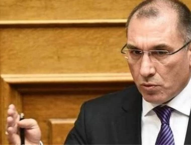 Δ.Καμμένος για τον εκπρόσωπο Τύπου των ΑΝΕΛ: «Στον πάγκο ήσουνα - Πήρες τη θέση της Παπαδοπούλου»